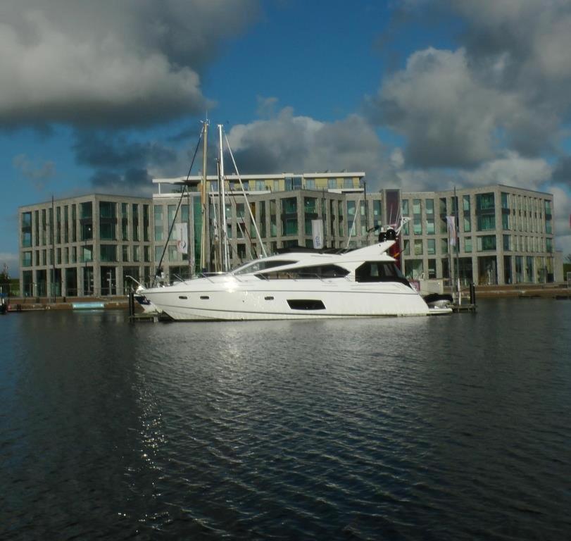 Newport Weser, Newport Marina Bremerhaven Buitenkant foto
